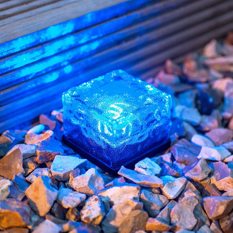 Image of SOLAR-POWERED GLASS BRICK PATH LIGHT